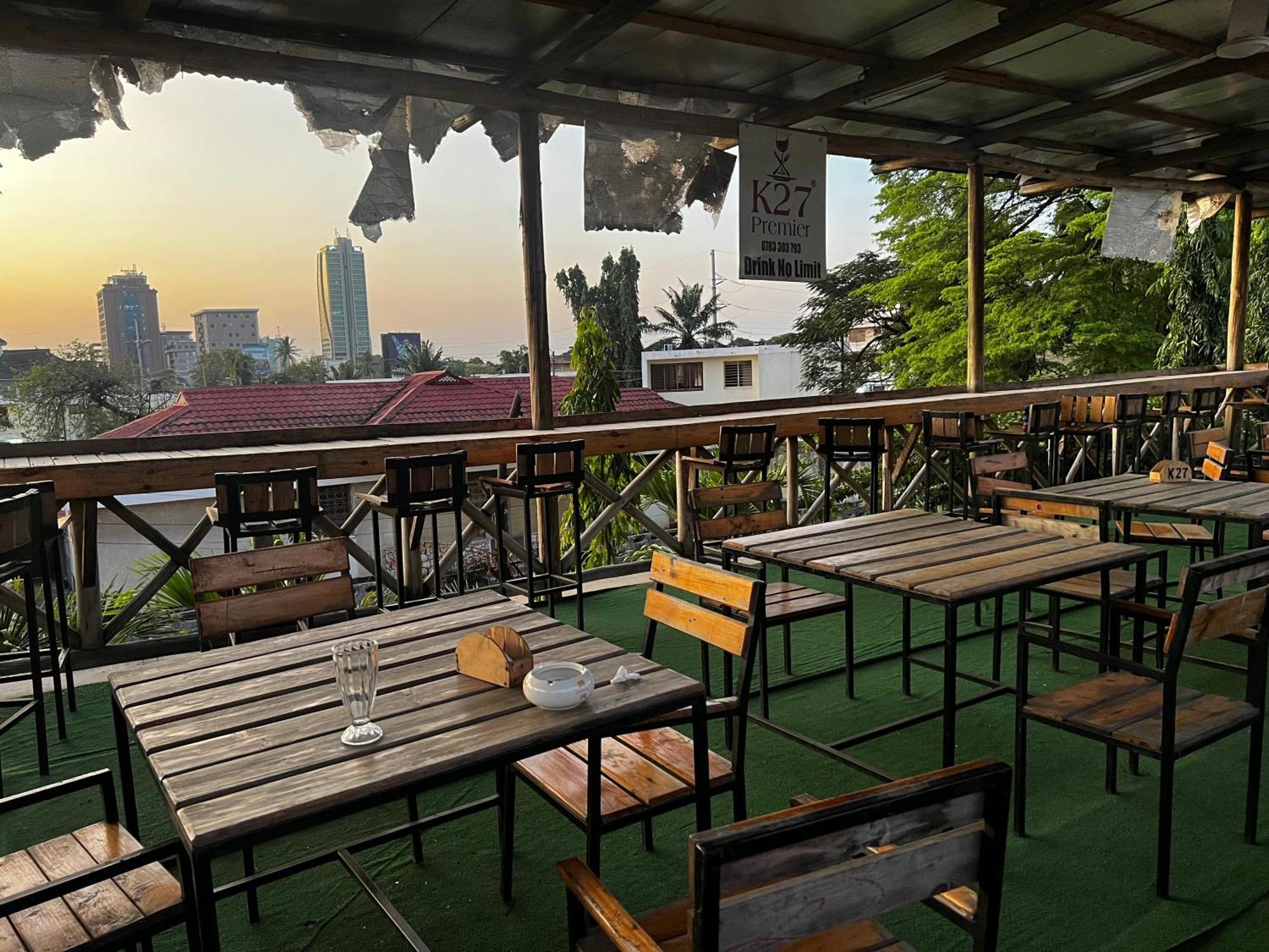 Albergue K27 Premier Backpackers Dar es Salaam Exterior foto