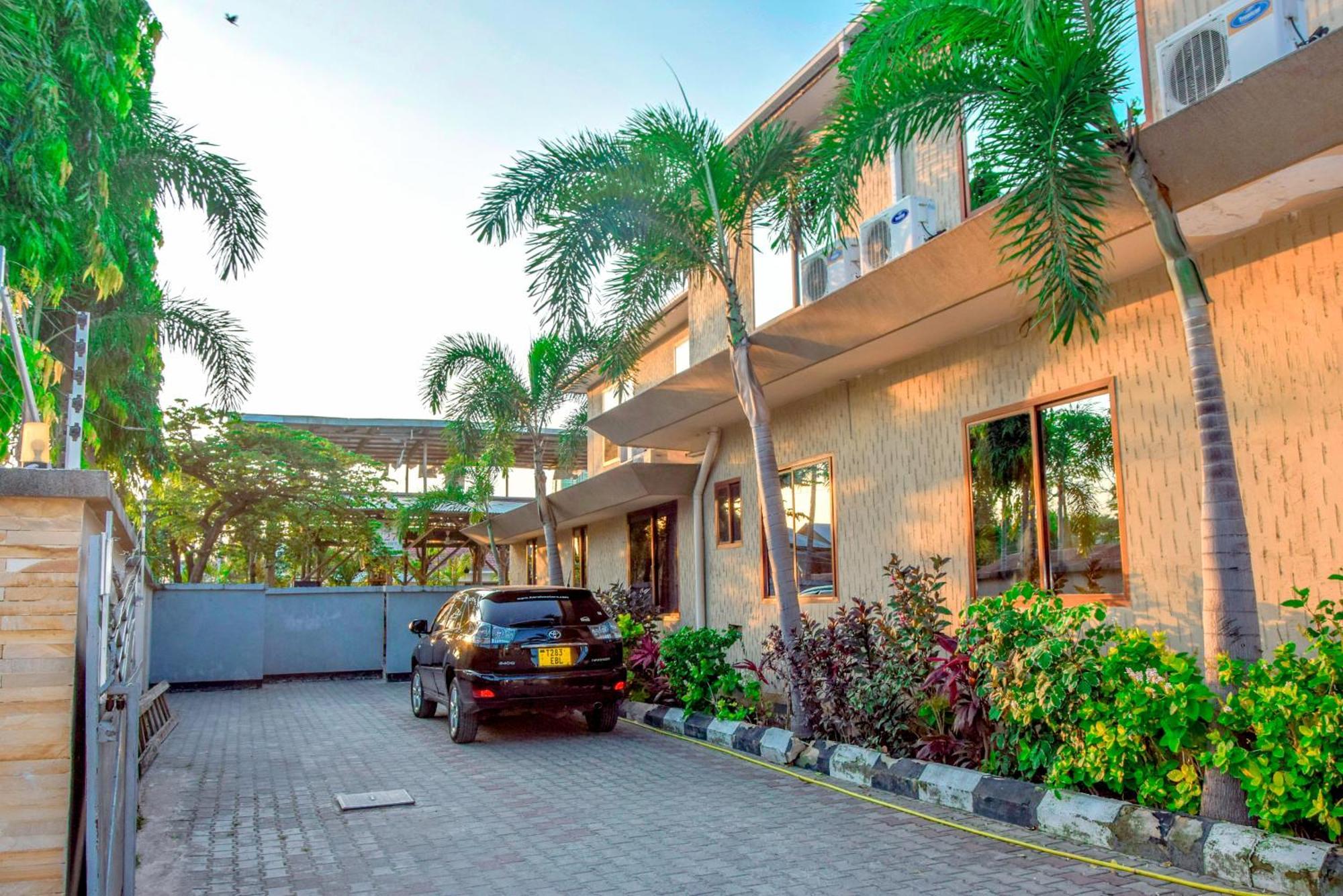 Albergue K27 Premier Backpackers Dar es Salaam Exterior foto